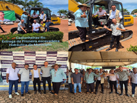  Municipio de Castanheiras recebe primeira escavadeira hidráulica destinada ao município, fruto de parceria com o deputado Cassio Gois